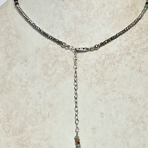 Mixed faceted gemstones with silver nugget necklace - Picture 3 of 8